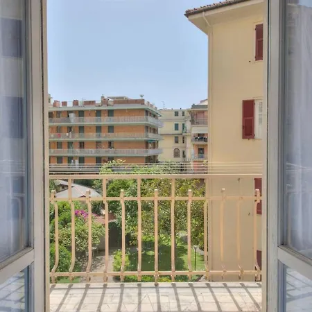 Carolina Les Pieds Dans L'eau *