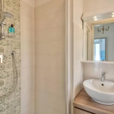 Carolina Les Pieds Dans L'eau *