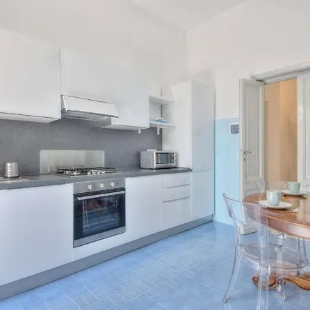 Carolina Les Pieds Dans L'eau *