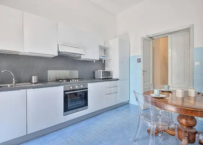 Carolina Les Pieds Dans L'eau *