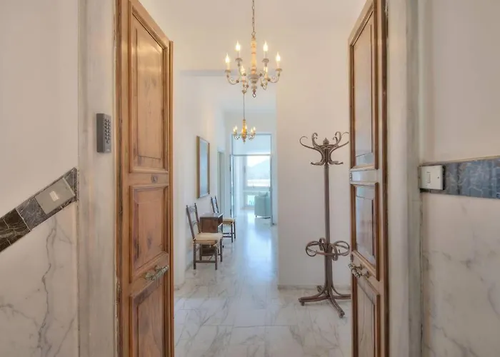 Carolina Les Pieds Dans L'eau * Rapallo